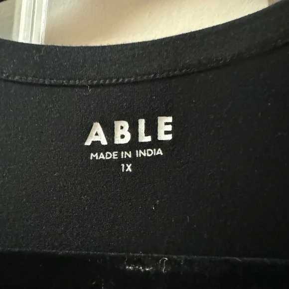 ABLE tank top on size 1X - Picture 2 of 3